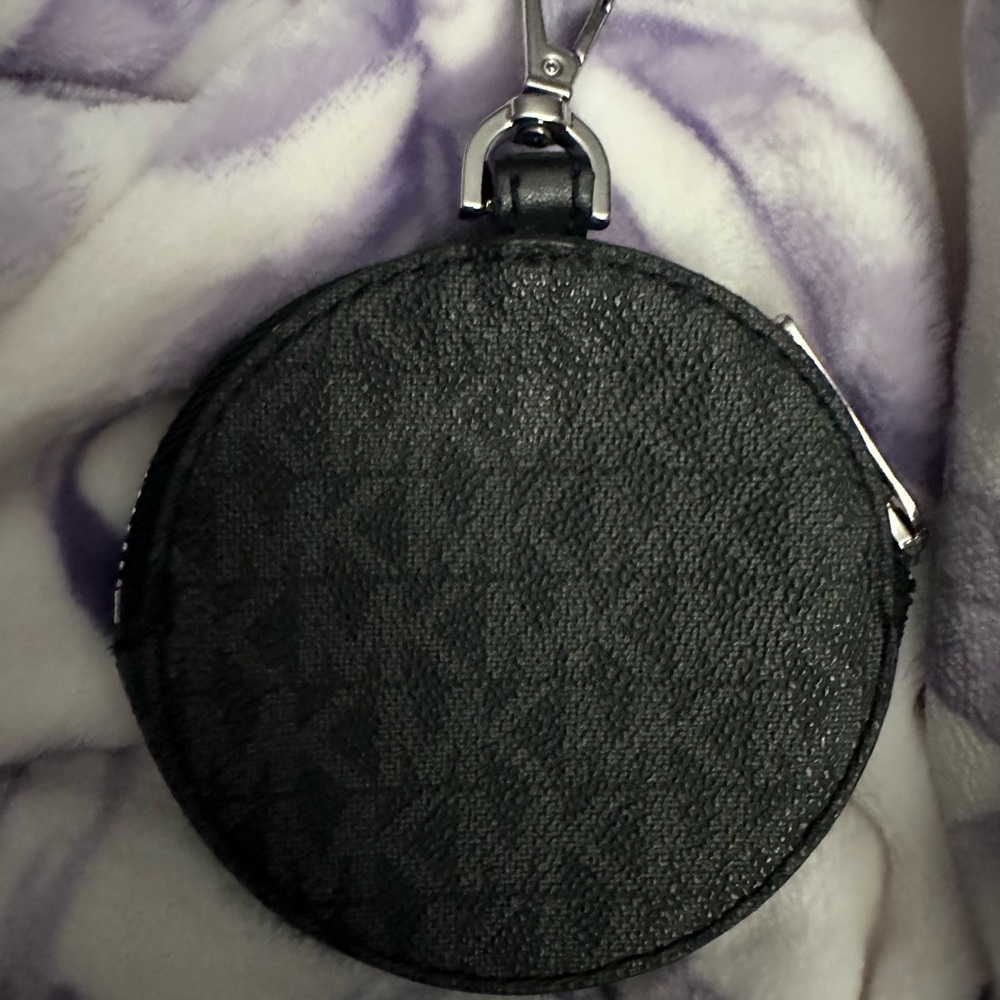 Michael Kors round coin pouch - Picture 2 of 5